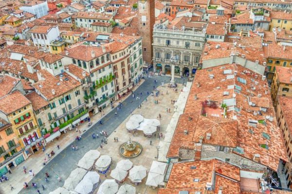 vista su piazza erbe