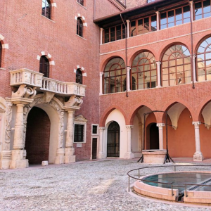 Cortile del Tribunale